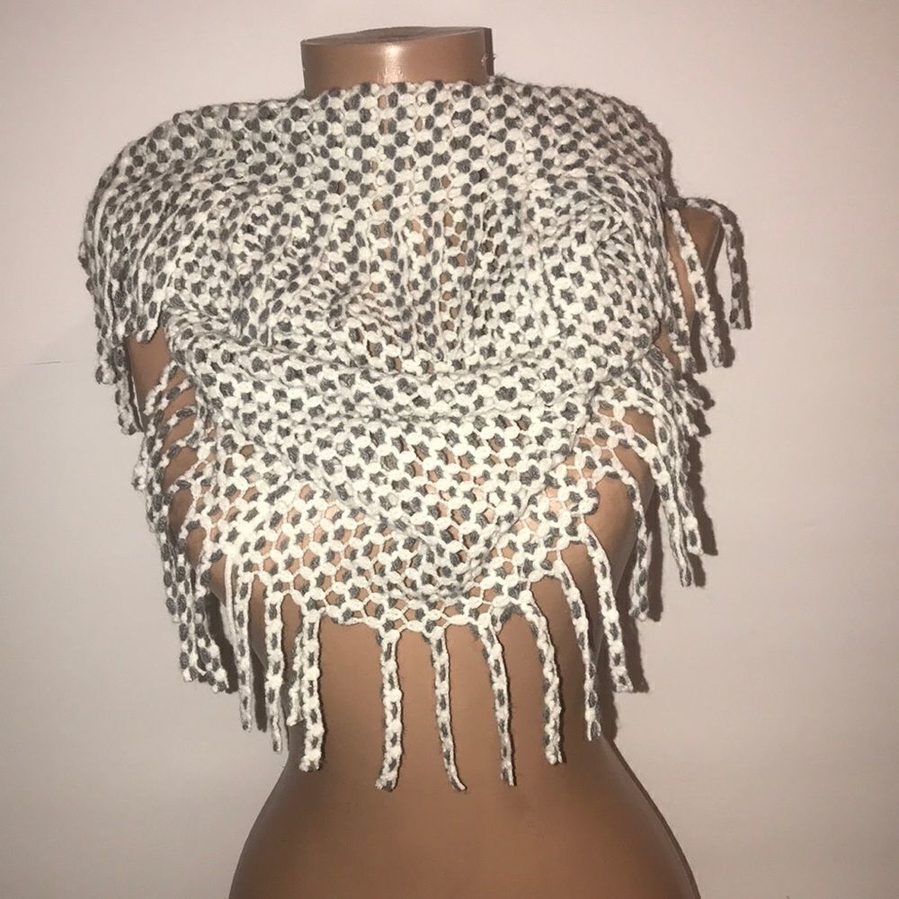Women's White‎ Gray Fringe Crochet 100% Acrylic Removable Scarf One Size